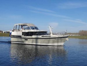Home Delos Yacht Charter motorjacht huren - comfortabele jacht voor vaarvakantie in Nederland met uitgebreide begeleiding